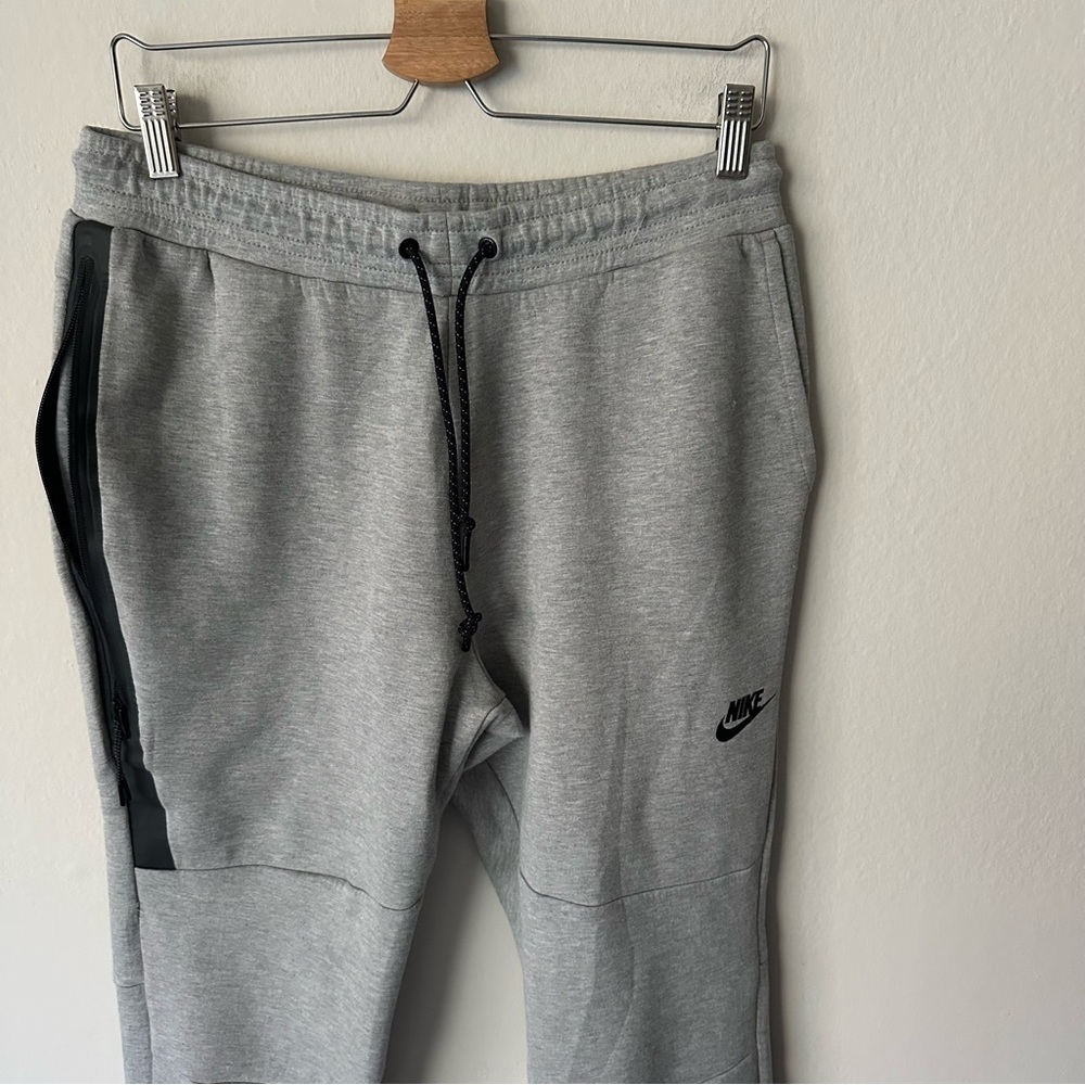 Nike Tech Joggers in Grey Large - Picture 5 of 16